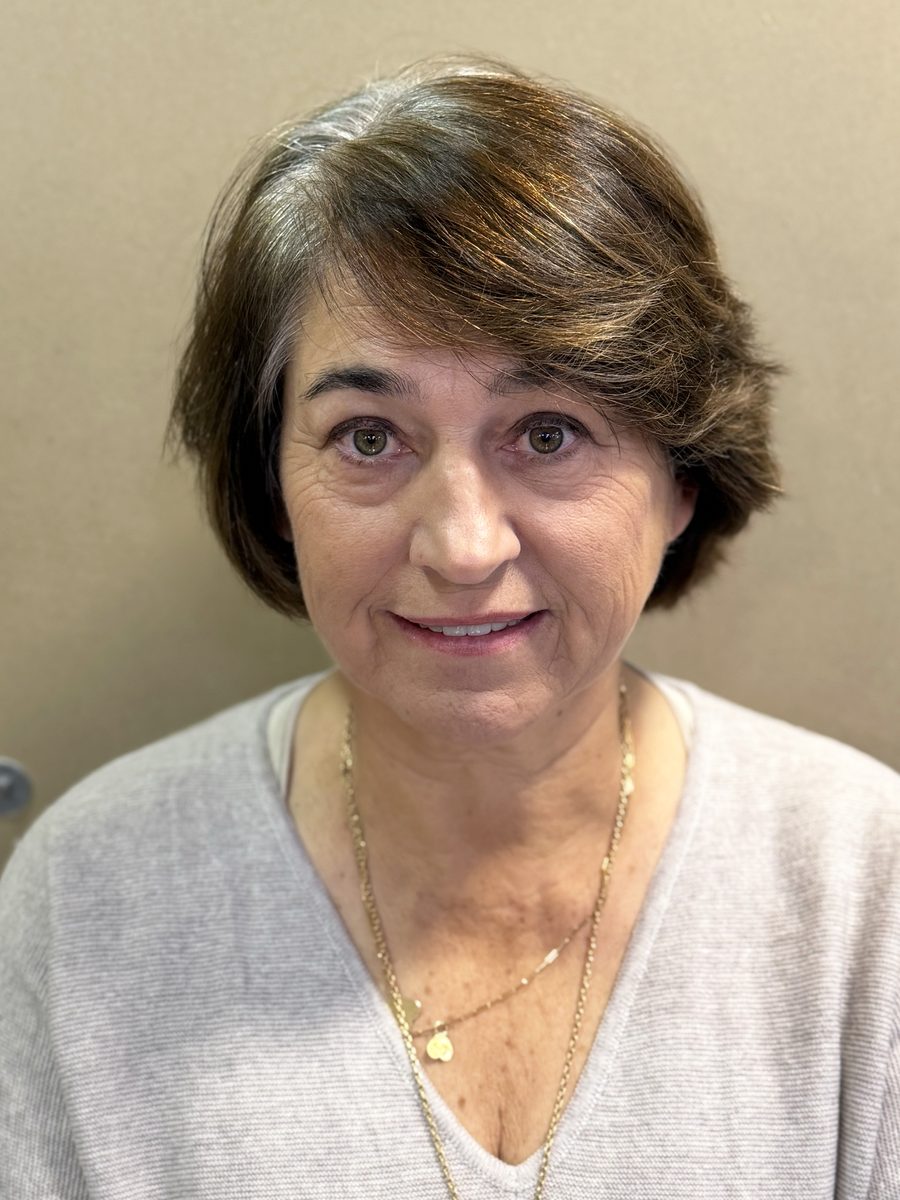 Greyblending, avant : coupe courte colorée en brun foncé